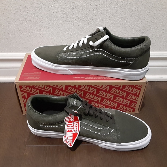 Vans - Picture 4 of 4